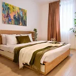 The Comfy Spot - 1 Br-apartment & Parking Included In North Business Area Διαμέρισμα