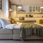 The Comfy Spot - 1 Br-apartment & Parking Included In North Business Area Βουκουρέστι