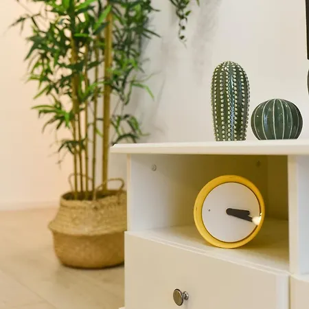 Appartamento The Comfy Spot - 1 Br-apartment & Parking Included In North Business Area Bucarest