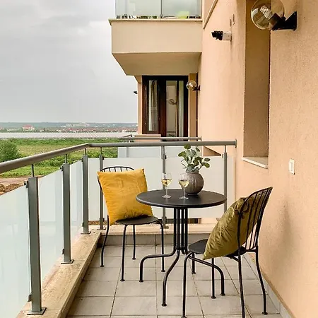 Апартаменты The Comfy Spot - 1 Br-Apartment In North Business Area