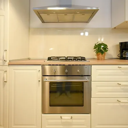 Apartman The Comfy Spot - 1 Br-apartment & Parking Included In North Business Area Bukarest