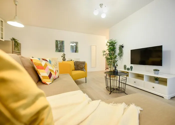 Apartament The Comfy Spot - 1 Br-apartment & Parking Included In North Business Area *