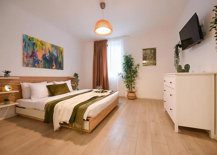 The Comfy Spot - 1 Br-apartment & Parking Included In North Business Area Apartament