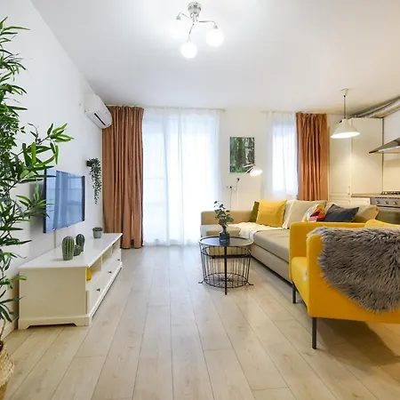 The Comfy Spot - 1 Br-apartment & Parking Included In North Business Area * بوخارست
