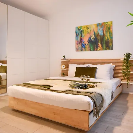 The Comfy Spot - 1 Br-apartment & Parking Included In North Business Area Apartament