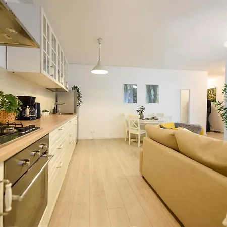 The Comfy Spot - 1 Br-apartment & Parking Included In North Business Area Apartment