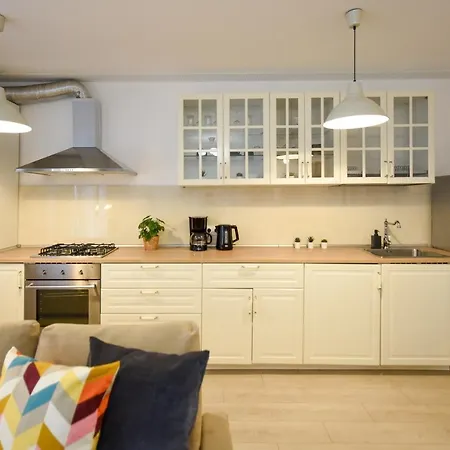 The Comfy Spot - 1 Br-apartment & Parking Included In North Business Area Bucharest