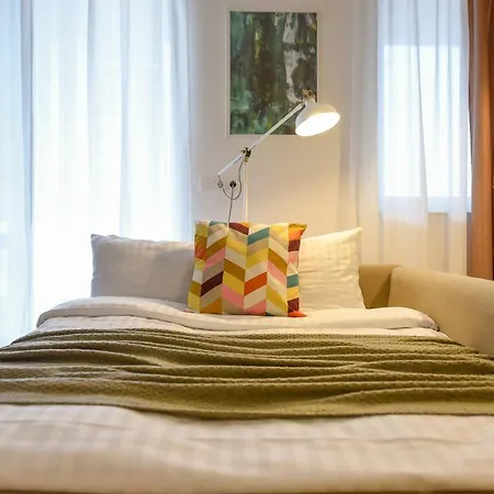 The Comfy Spot - 1 Br-apartment & Parking Included In North Business Area Bucharest